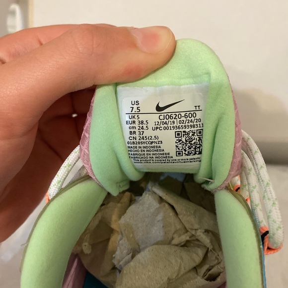 women’s nike react 270 - Picture 4 of 4